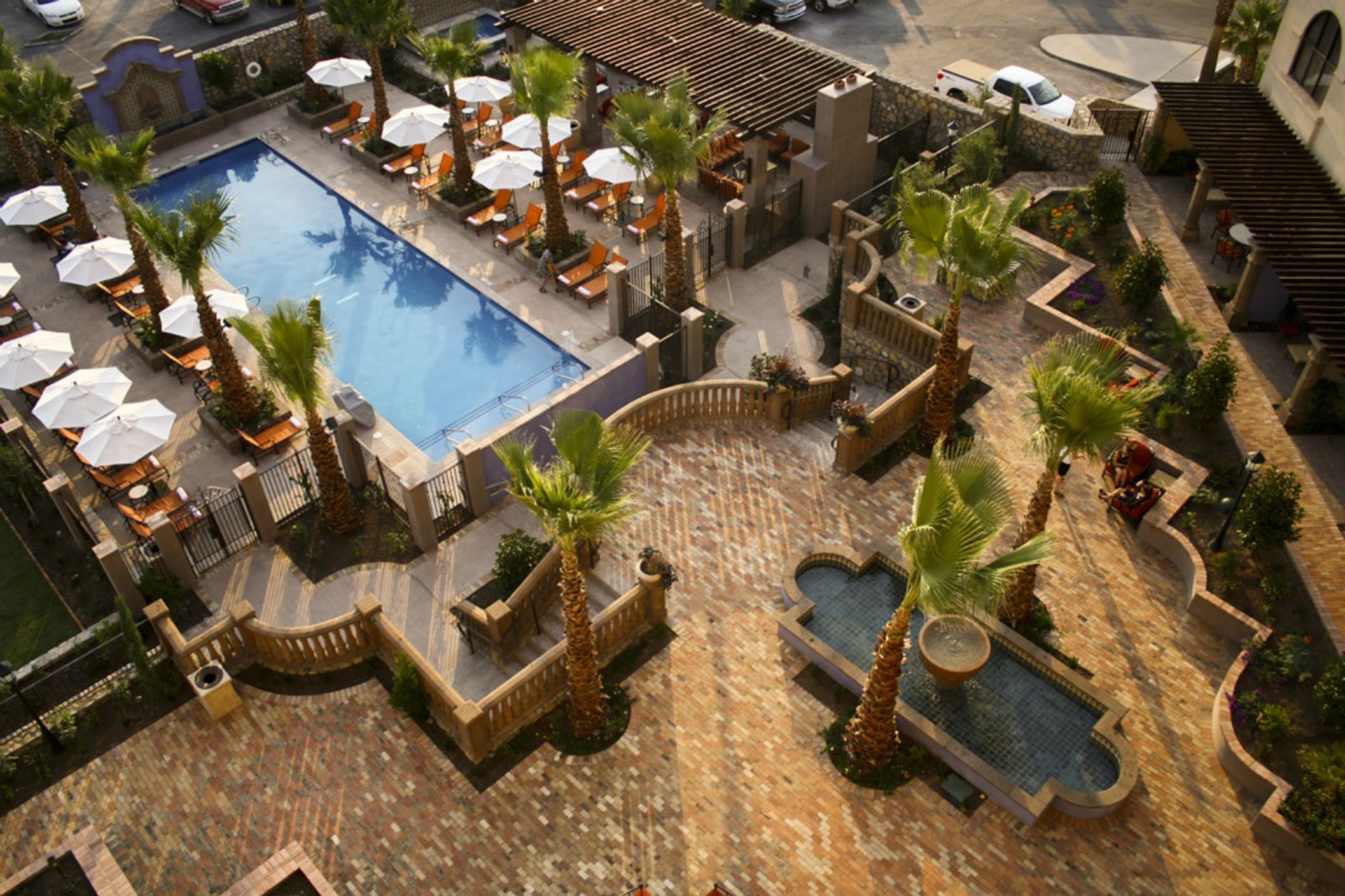 9572158725 917d579706 h