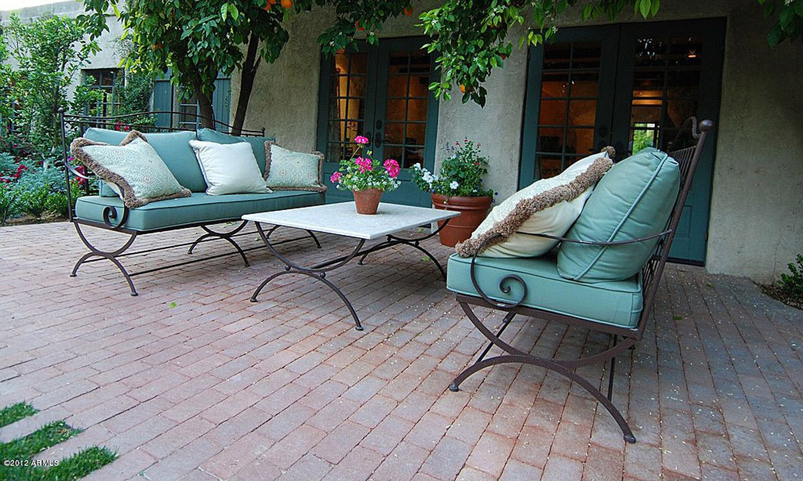 IS5m8v4vivk9it1000000000