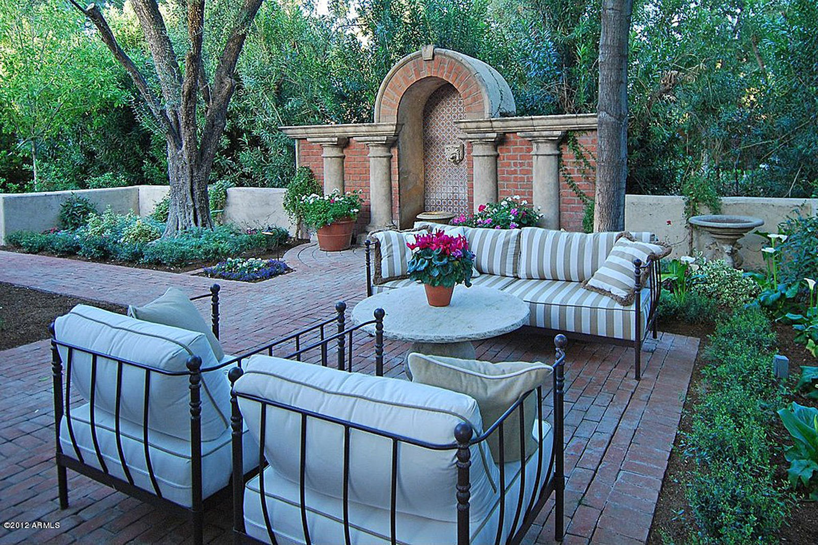 IS5qbwa4mxovgt1000000000